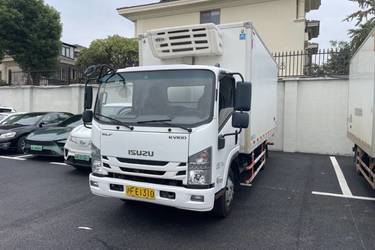 二手江铃 凯运+蓝鲸宽体 普通版 163马力 5.2米单排厢式载货车(国六) 单桥 江西五十铃二手载货车 黄牌图片