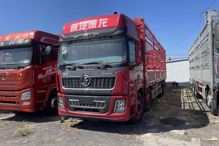 陕汽重卡 490马力 载货车