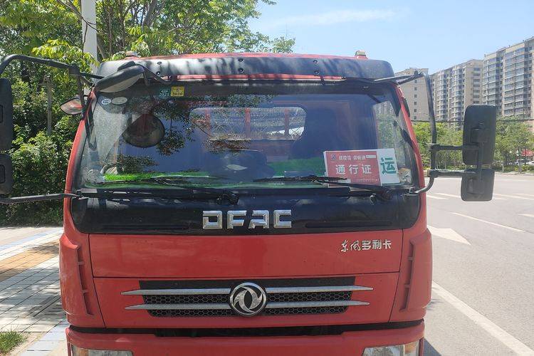 载货车 东风多利卡 130 马力