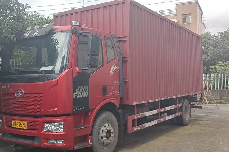二手一汽解放 180马力 载货车