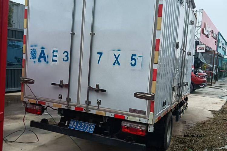 二手东风凯普特 163马力 载货车