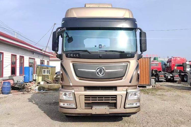 二手东风商用车 520马力 牵引车