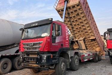 二手上汽红岩 杰狮C500重卡 重载版 460马力 8X4 8.6米自卸车(国五) 前四后八 潍柴二手自卸车 黄牌