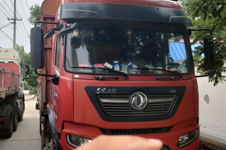 二手东风商用车 245马力 载货车