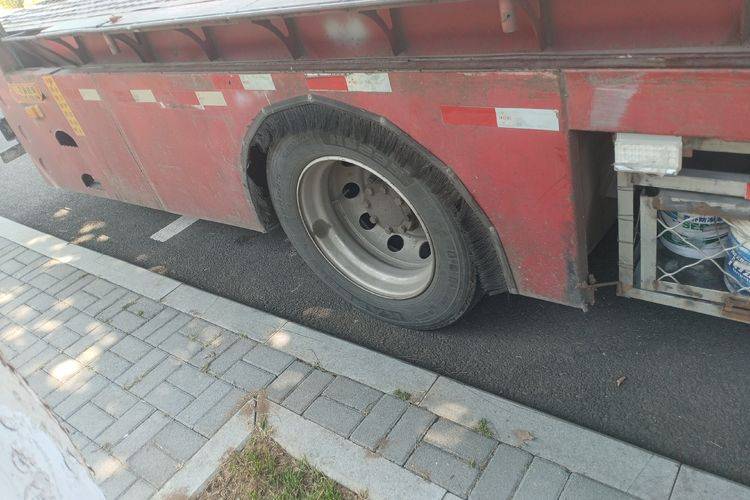 二手东风柳汽乘龙 200马力 专用车