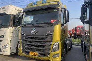 二手东风柳汽 乘龙H7重卡 520马力 6X4 AMT自动档牵引车(液缓)(国六) 双驱 康明斯二手牵引车 黄牌图片