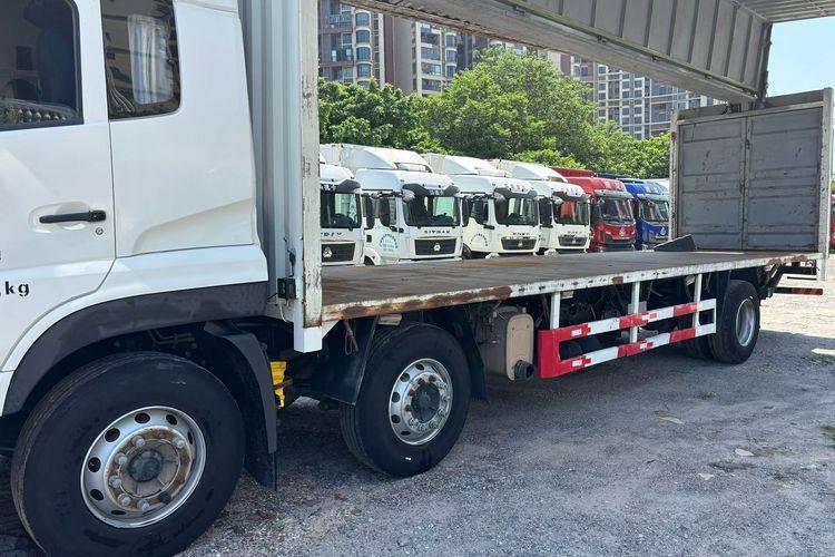 二手东风商用车 245马力 载货车