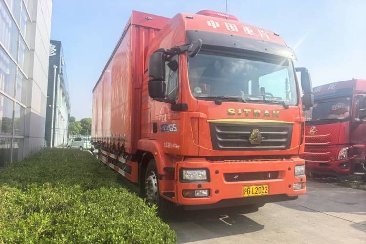 二手重汽汕德卡 330马力 载货车