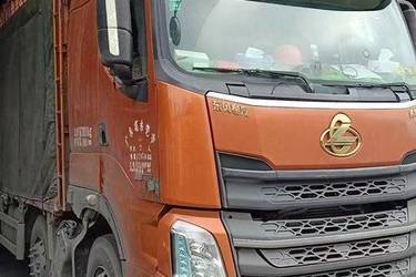二手东风柳汽 乘龙H7重卡 400马力 8X4 9.47米仓栅式载货车(国六) 前四后八 潍柴二手载货车 黄牌图片
