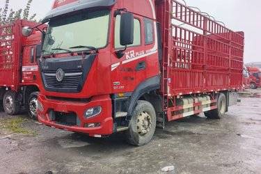 二手东风商用车 天锦KR重卡 舒适版 260马力 4X2 6.8米仓栅式载货车(高顶)(国六) 单桥 康明斯二手载货车 黄牌图片