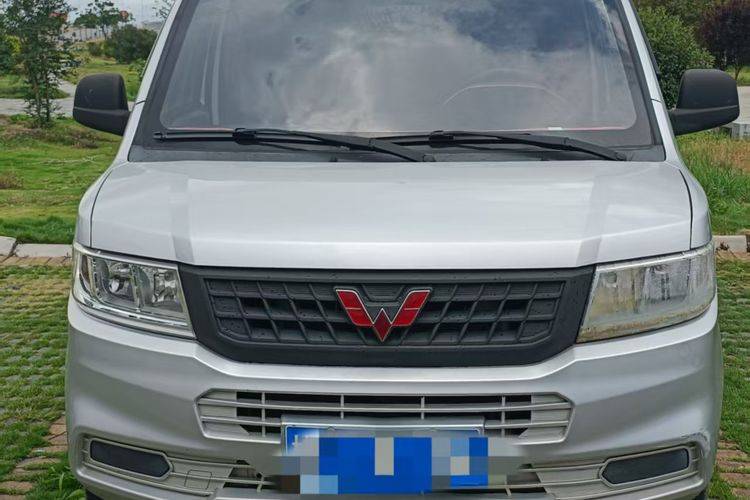 二手上汽通用五菱 125马力 载货车