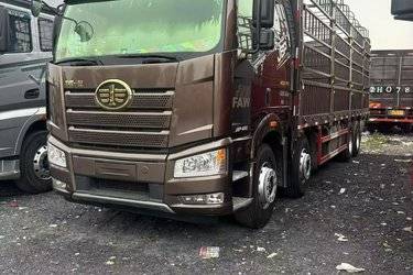 二手一汽解放 J6P重卡 质惠版 460马力 8X4 9.4米仓栅式载货车(国六) 前四后八 锡柴二手载货车 黄牌图片