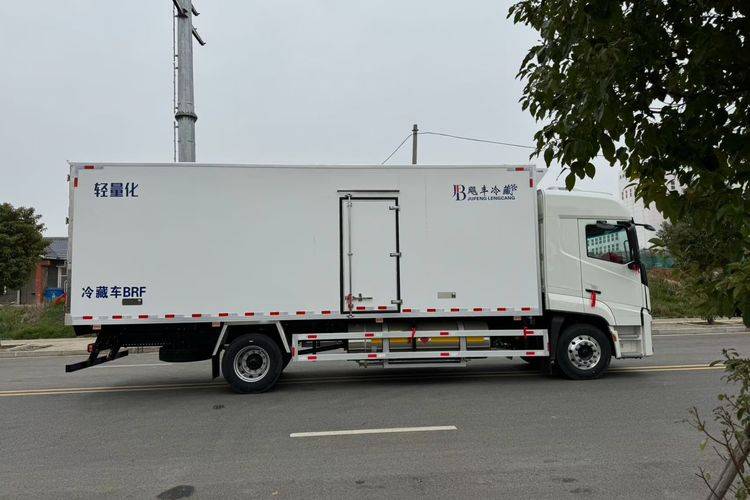 欧曼重卡(原福田欧曼) 350马力 专用车