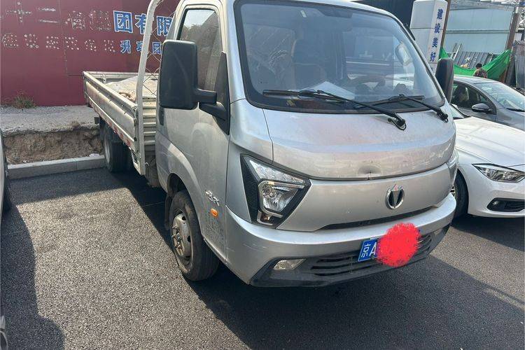 二手飞碟缔途 122马力 载货车