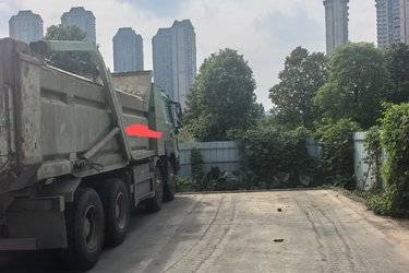 二手中国重汽成都商用车 V7-X 31T 8X4 5.6米换电式纯电动自卸车423kWh  二手电动卡车电动自卸车