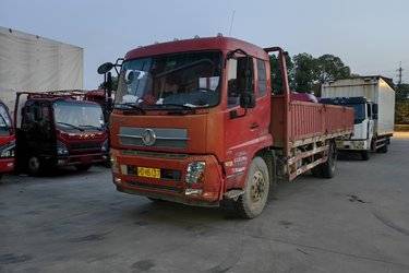 二手东风商用车 天锦中卡 160马力 4X2 6.8米排半载货车(国四) 单桥 康明斯二手载货车 黄牌图片