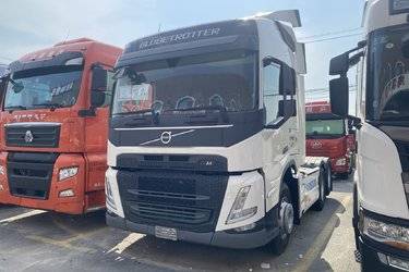 沃尔沃 FM重卡 460马力 6X2 AMT自动挡牵引车(国六) 双导 沃尔沃二手牵引车 黄牌