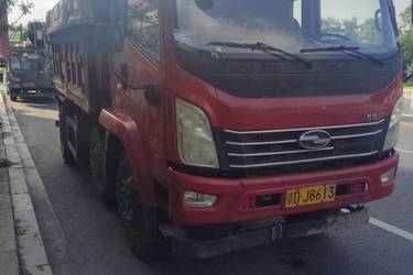 二手现代商用车 致道700M 220马力 6X2 4.7米自卸车(国五) 前四后四 玉柴二手自卸车 黄牌图片