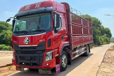 二手东风柳汽 乘龙H5中卡 270马力 4X2 6.8米仓栅式载货车(国六) 单桥 玉柴二手载货车 黄牌图片