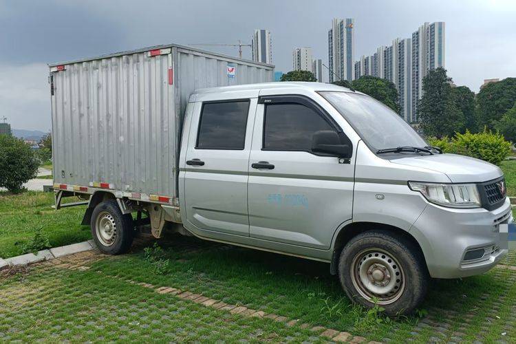 二手上汽通用五菱 125马力 载货车