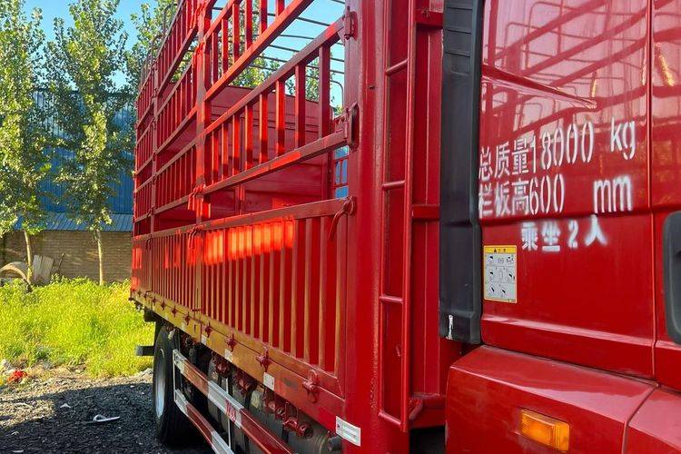 二手一汽解放 260马力 载货车
