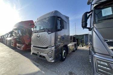 二手福田 欧曼银河 660马力 6X4 AMT自动挡牵引车(国六)(气囊)(国六) 双驱 康明斯二手牵引车 黄牌图片