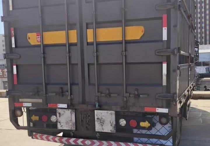 二手重汽HOWO轻卡 160马力 载货车