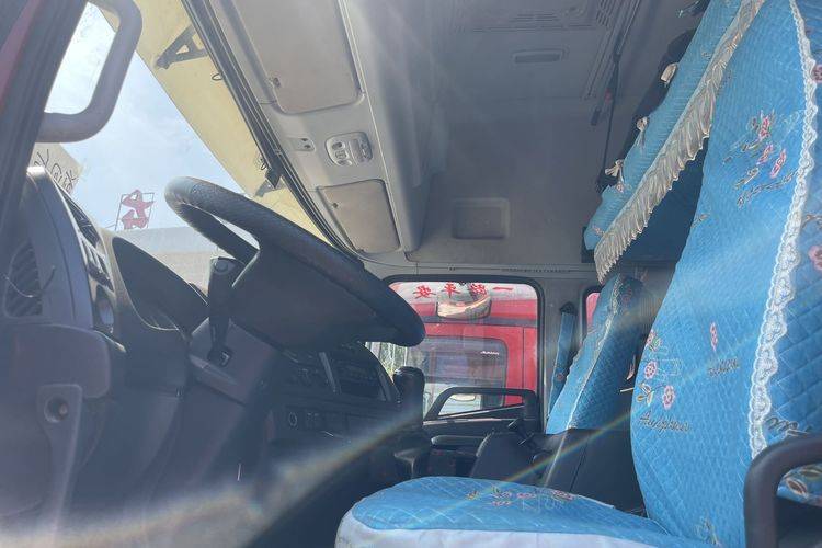 二手东风商用车 350马力 载货车