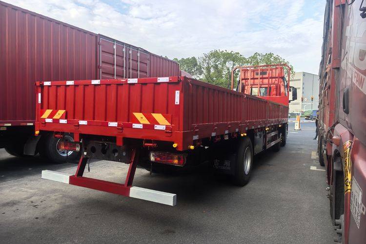 二手一汽解放 360马力 载货车