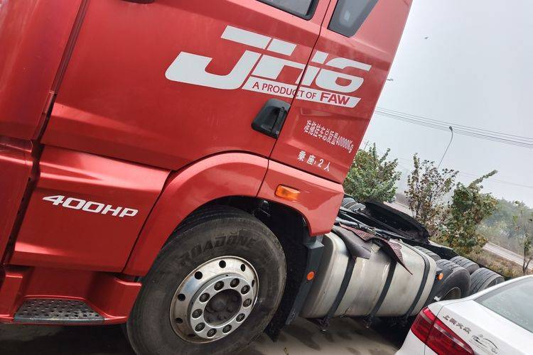 二手牵引车 青岛解放 jh6 400马力