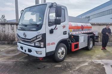 二手油罐车 东风多利卡 多利卡D6 115  4X2