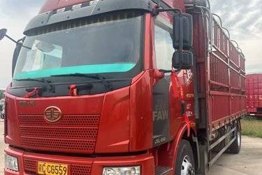 二手一汽解放 J6L中卡 质惠版 240马力 4X2 6.75米仓栅式载货车(国五) 单桥 锡柴二手载货车 黄牌