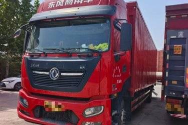 二手东风商用车 天锦KR PLUS 舒适版 290马力 4X2 9.8米厢式载货车(国六)(高顶三卧)(速比3.64)(国六) 单桥 康明斯二手载货车 黄牌图片
