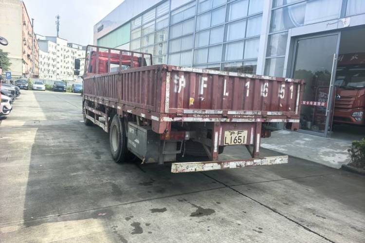 二手一汽解放 180马力 载货车
