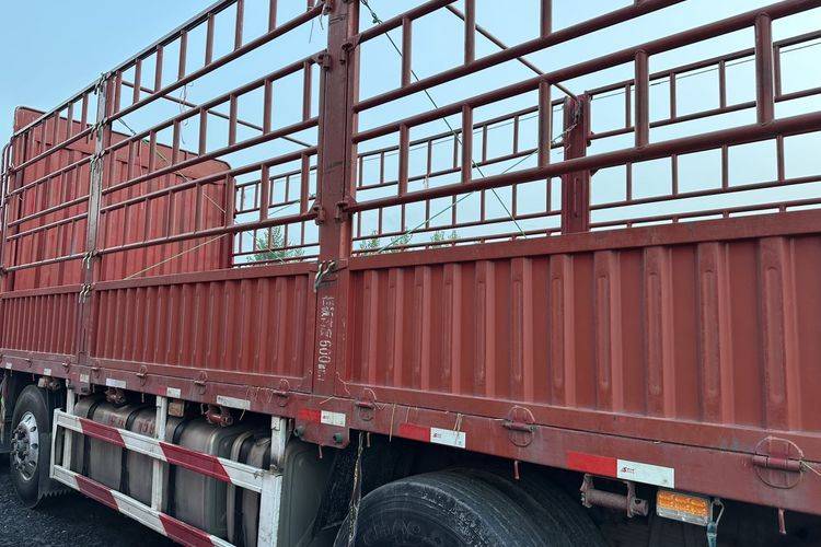 二手东风商用车 560马力 载货车