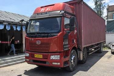 二手一汽解放 J6L中卡 2020款 领航版 240马力 4X2 9.7米厢式载货车(国五) 单桥 大柴二手载货车 黄牌图片