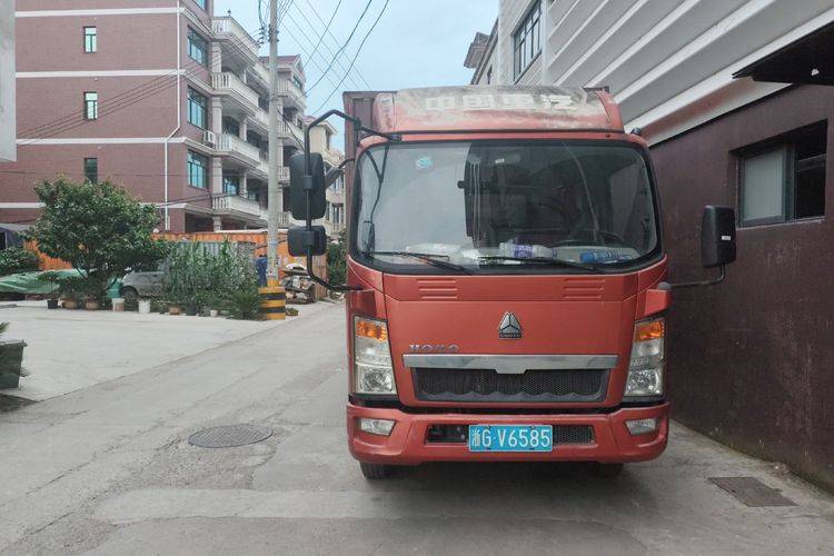 二手重汽HOWO轻卡 95马力 载货车