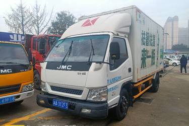 二手江铃 顺达宽体 豪华款 109马力 4米单排厢式轻卡(国四) 单桥 江西五十铃二手载货车 蓝牌图片