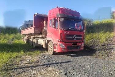 二手东风商用车 天龙重卡 440马力 6X4 LNG牵引车(国五) 双驱 玉柴二手牵引车 黄牌