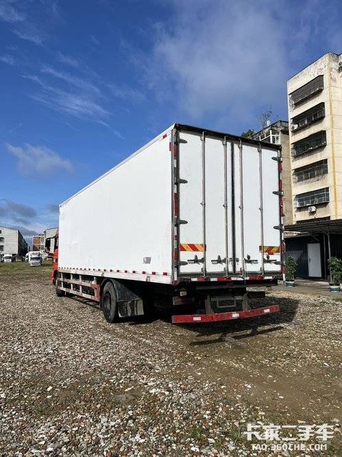 重汽汕德卡 290马力 专用车