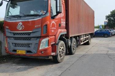 二手东风柳汽 乘龙H5中卡重卡 270马力 6X2 9.6米厢式载货车(国六) 前四后四 玉柴二手载货车 黄牌