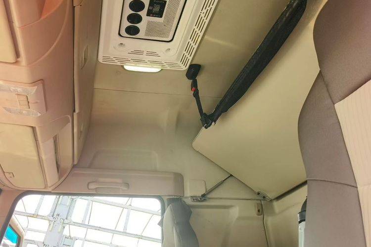 二手青岛解放 350马力 载货车
